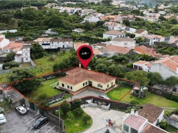 Prestigiosa casa de 200 m² à venda Ribeira Grande, Portugal