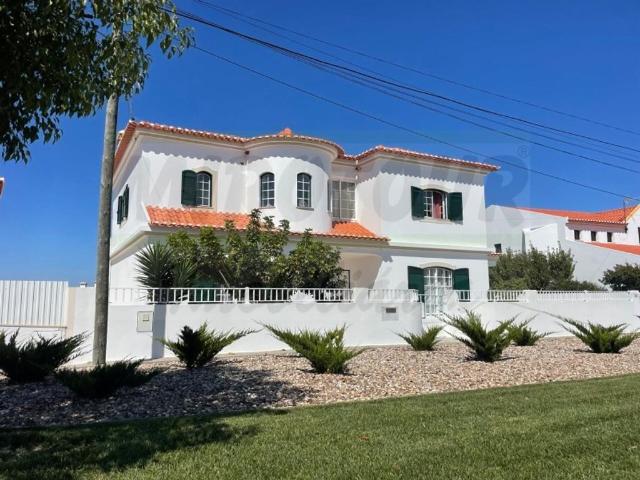 Prestigiosa casa de 280 m² à venda Bairro da Petrogal, Santiago do Cacém, Setúbal
