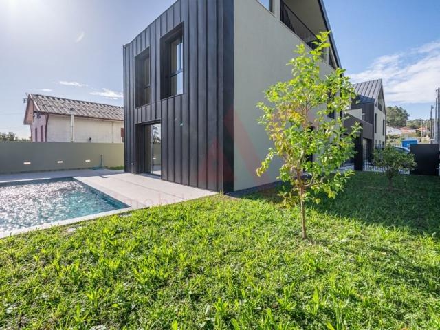 Casa de prestígio de 322 m² à venda Santo Tirso, Portugal