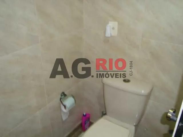 Casa de rua: Duplex / Residencial / Anil