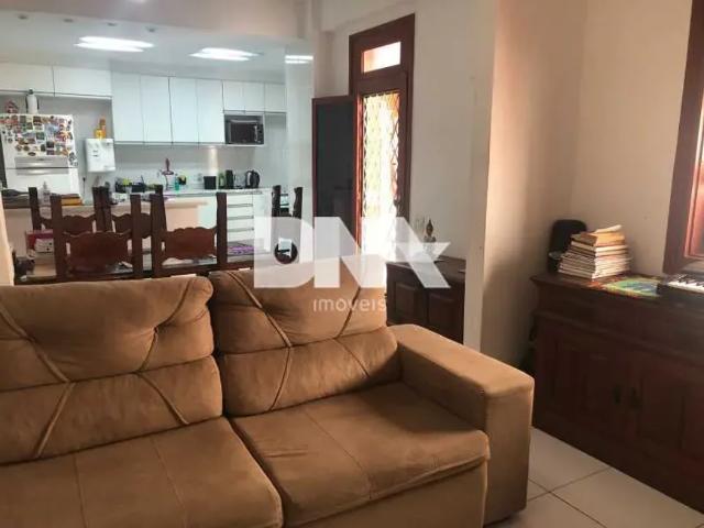 Casa de rua Duplex / Residencial / Botafogo