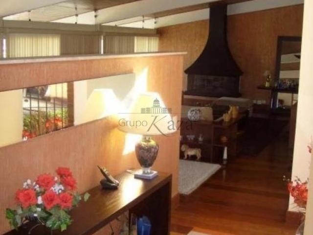 Casa De Rua Fechada Jardim Leonor 4 Dormitórios 492m²