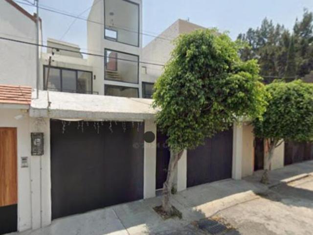 Casa De REMATE con 180 m² y 3 habitaciones en Barrio 18 cerca de Terraza Coapa y Plaza Arenal