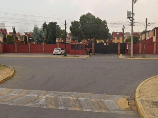 CASA DE REMATE EN TOLUCA LERDO, CERCA DE PLAZA SENDERO