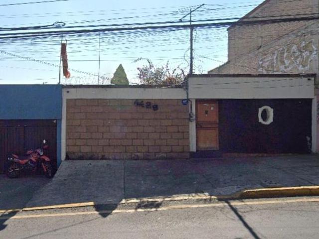 CASA DE REMATE EN DESIERTO DE LOS LEONES, CERCA DE PLAZA ALTAMIRA