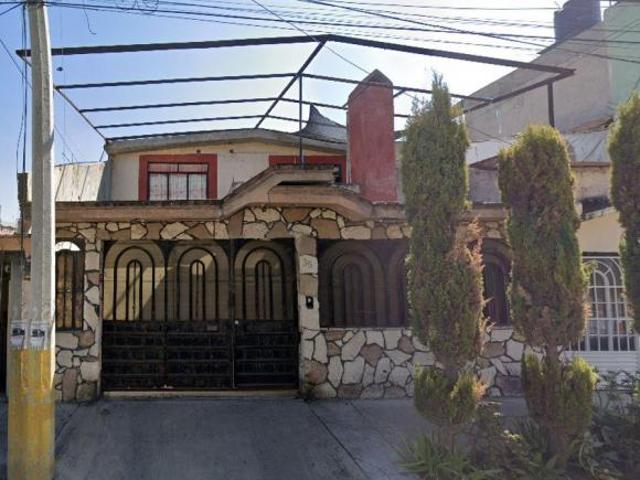 CASA DE REMATE EN SAN PABLO DE LAS SALINAS, CERCA DE LA PLAZA COMERCIAL JARDINES