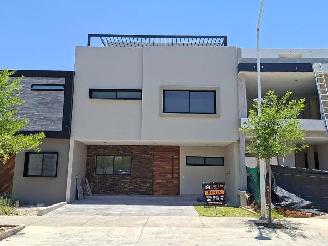 CASA DE RENTA EN COTO ALTANZA SOLARES. ZAPOPAN JAL