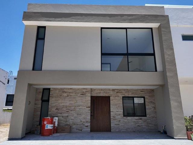 CASA DE RENTA EN PUNTO SUR. TLAJOMULCO DE ZUÑIGA. JAL