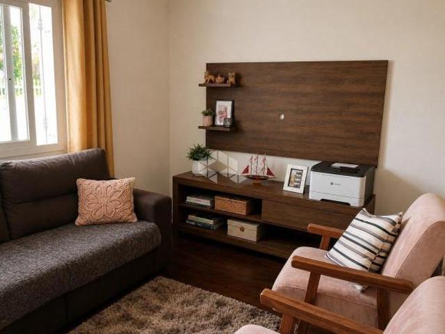 Casa de três dormitórios com Suíte no bairro Olaria