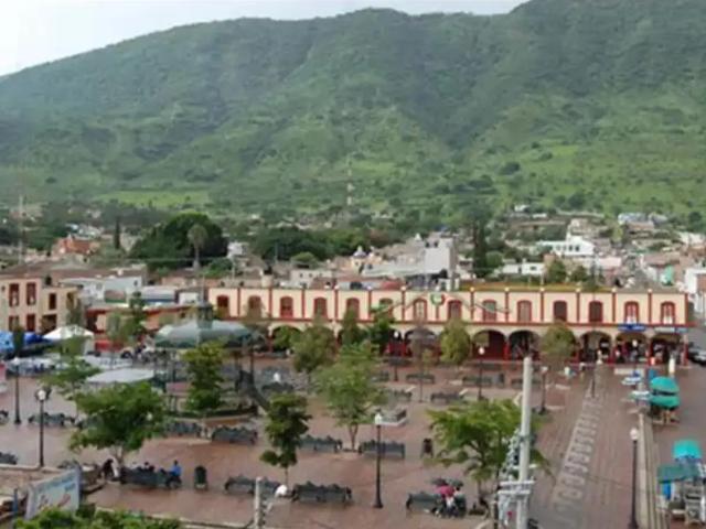 Casa de Tres Niveles en Lago de Chapala en Venta en Jalisco | KC0199