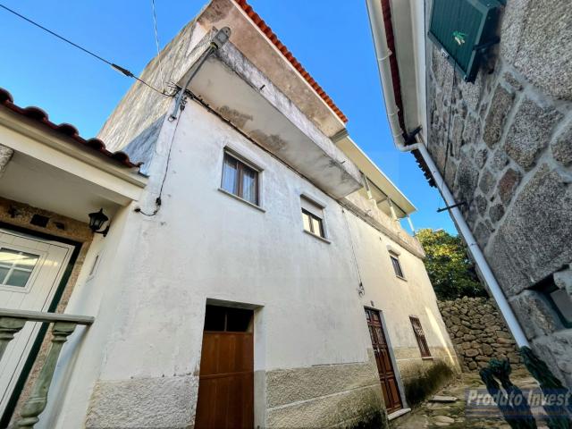 Casa de Três Pisos Soalheira