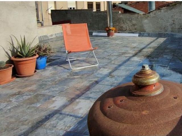 CASA DE TRES PLANTAS UNICA EN SU ESTILO EN VENTA EN EL CENTRO DE SANTPEDOR