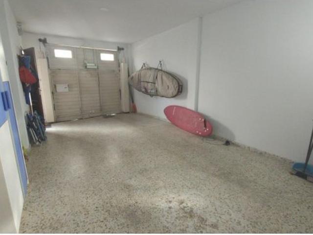 CASA DE TRES PLANTAS EN AVENIDA DE LA LIBERTAD