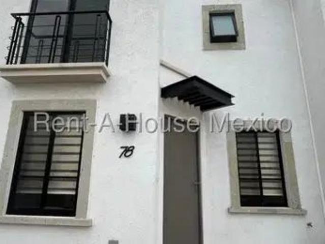 Casa De Tres Recámaras En Renta En Zakia, Querétaro