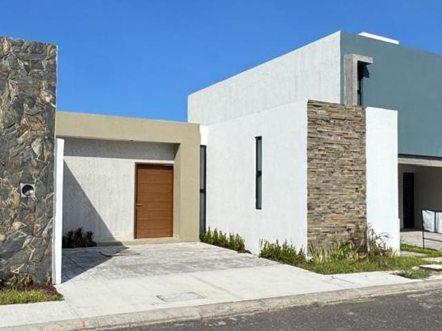 CASA DE UN NIVEL EN VENTA EN L. DEL MEDITERRANEO