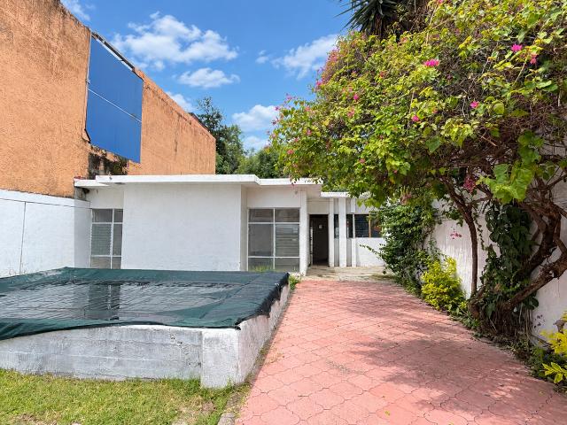 Casa de un nivel para remodelar en Tlaltenango, Cuernavaca, Morelos. Clave 6422