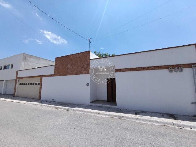 Casa de un piso, amueblada en Valle Hermoso