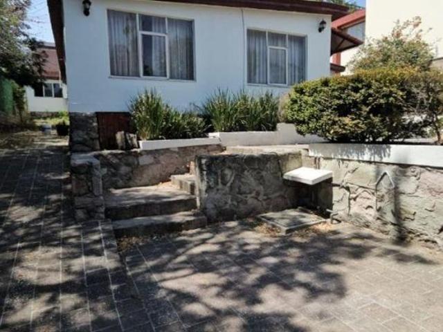 CASA DE UN PISO EN SATÉLITE