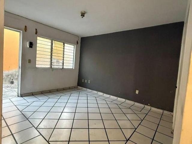 CASA DE UN PISO EN PRIVADA POR EL ESTADIO JALISCO
