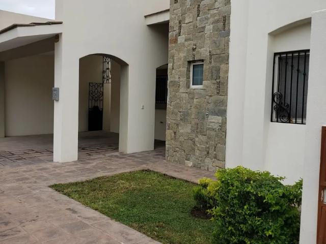 Casa de un piso en renta en Misiones IV