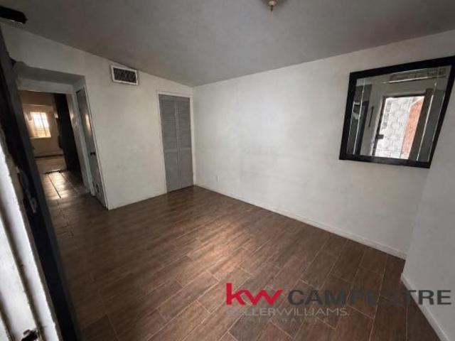 CASA DE UN PISO EN VENTA