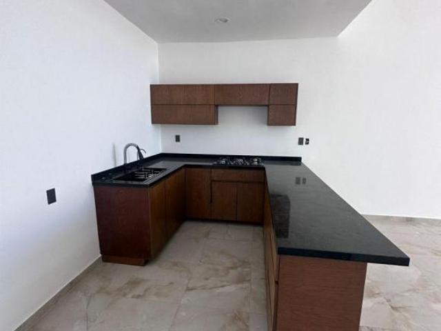 CASA DE UN PISO EN VENTA