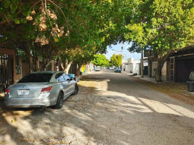 CASA DE UN PISO EQUIPADA EN VILLA FLORIDA MEXICALI
