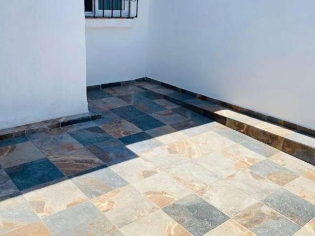CASA DE UN PISO REMODELADA EN VENTA EN COL. PLAZA DE TOROS, CHAPALA, JAL