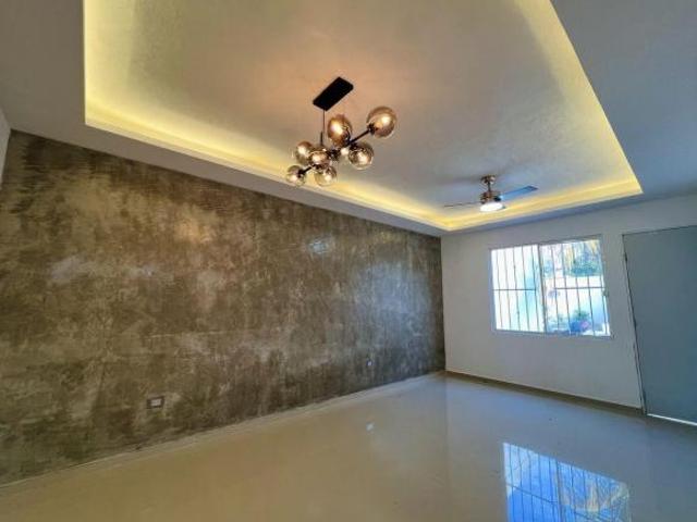 CASA DE UNA PLANTA 2 RECAMARAS, COCINA EQUIPADA, COMPLETAMENTE REMODELADA