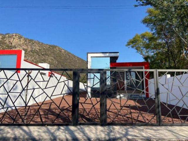 CASA DE UNA PLANTA CON TERRENO DE 350 M2