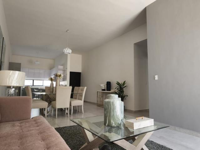 CASA DE UNA PLANTA AMUEBLADA EN RENTA VILLANATURA
