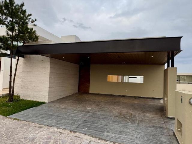 Casa de una planta en Canpu?a del Bosque
