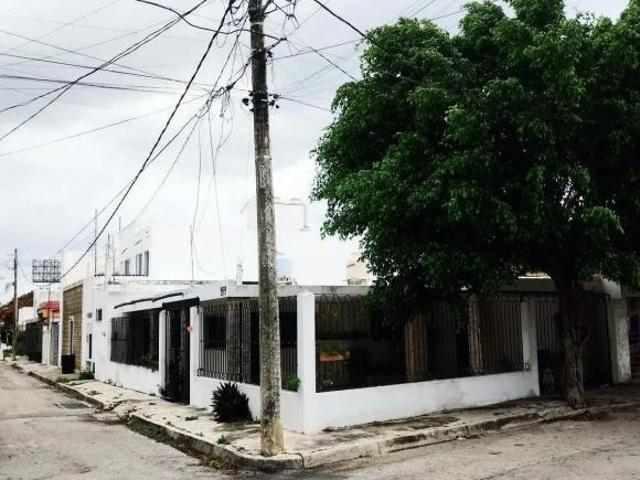 Casa de una planta en esquina en venta en Cordemex