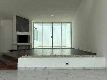 Casa de una planta en la zona de mayor crecimiento y plusvalía