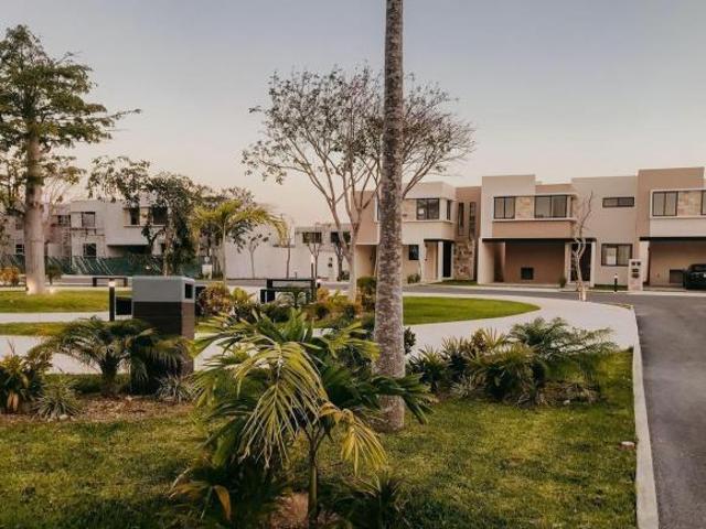 Venta Casa de una planta en Privada Cumbres Novonorte Conkal Modelo Hito