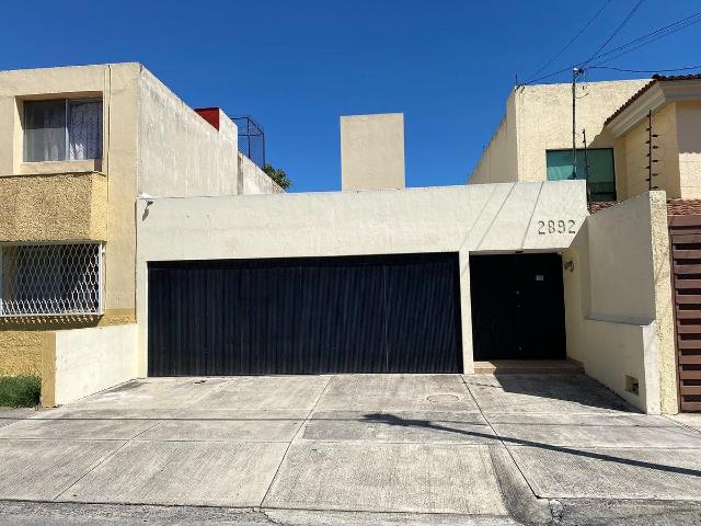 Casa de una planta en renta en Loma Bonita