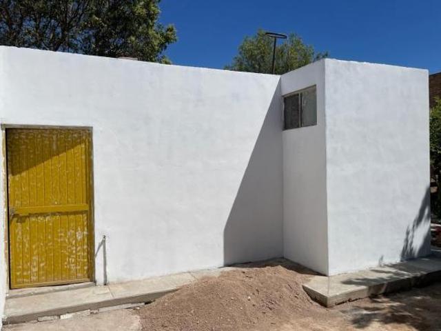 Casa de una Planta en Venta con terreno excedente Colonia Lopez Portillo 4