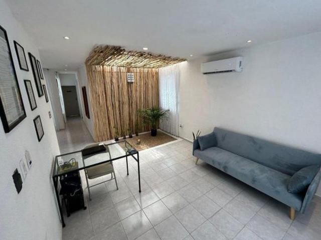 CASA DE UNA PLANTA EN VENTA EN MONTECARLO, MÉRIDA