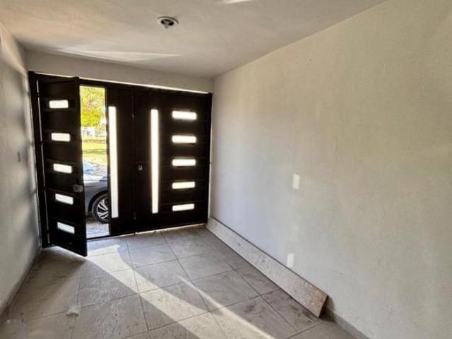 Casa de Una Planta en Venta – Fracc. Paseos del Valle Salida Salamanca