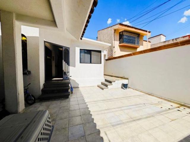 Casa de una Planta en Villas Del Parque, Querétaro – 210 m² de Construcción