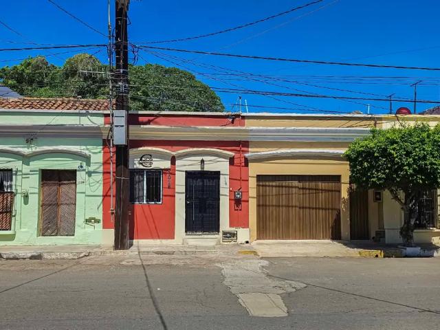 Casa de una sola planta 2 Recs en Centro Historico Alberca privada cerca de Machado