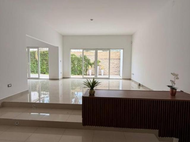 Casa de una sola planta en venta – SUPER oportunidad!