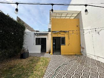 CASA DE UNA SOLA PLANTA EN RENTA COL ARCOS VALLARTA