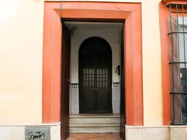 CASA DE VECINOS CON 8 APARTAMENTOS