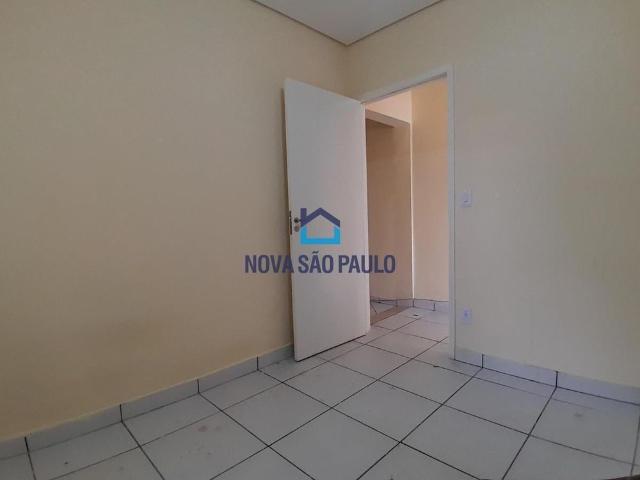 Casa de Vila Com 01 Dormitório, Cozinha E 2 Banheiro