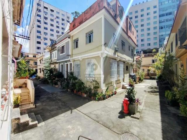 Casa de vila com 2 quartos, no Centro
