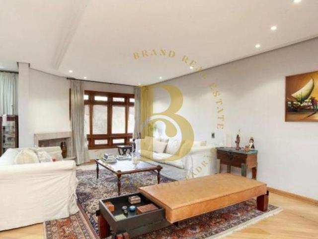 Casa de vila com 340 m², à venda no bairro Vila Madalena