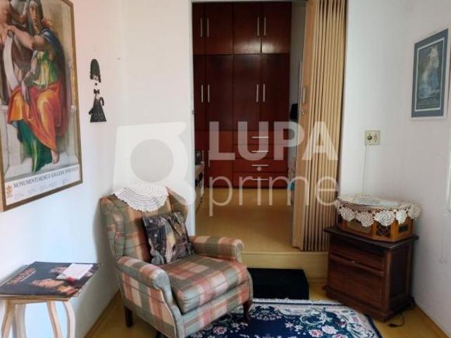 Casa de Vila com 4 dormitórios em Santana!