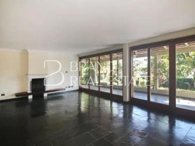 Casa de vila com 500 m², 5 quartos sendo 3 suítes à venda no bairro Morumbi