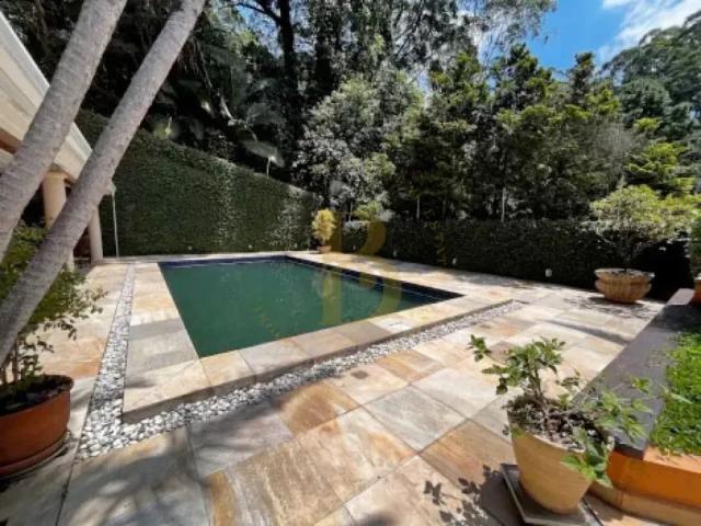 Casa de vila com 842 m², 6 quartos sendo 6 suítes à venda no bairro Panamby